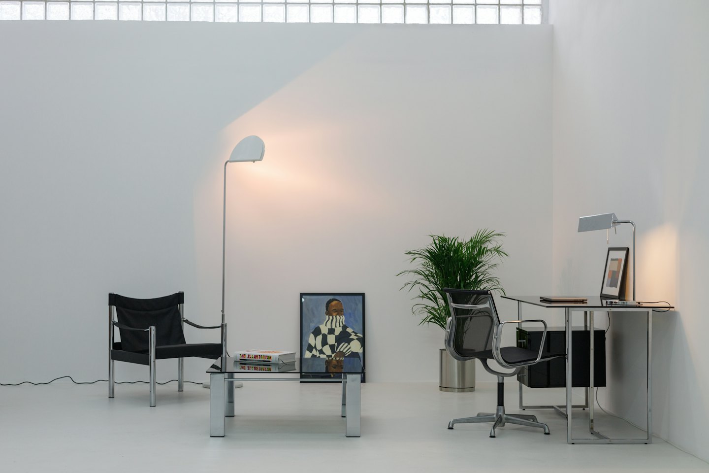 Oficina y sala de estar modernas con muebles minimalistas.
